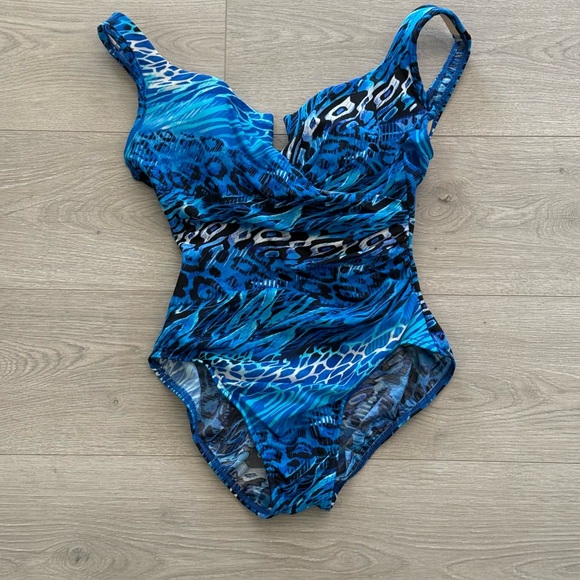 Miraclesuit It’s a Wrap One-Piece Underwire Swimsuit Blue Size US12